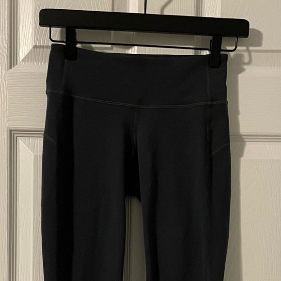 Women's Athleta Power X's and O's Black Capri Pants - size XS - Picture 3 of 12